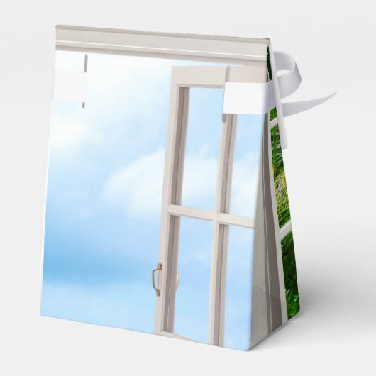 トロピッ結婚カルビーチシーン愛用ボックス フェイバーボックス (裏面サイド)