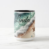 トロピ鮮やかカルサンドビーチパーソナライズされた名 ツートーンマグカップ (中央)