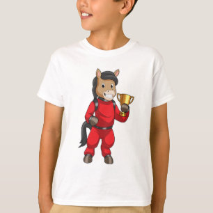 トロフィーでチャンピオンに輝く馬 Tシャツ