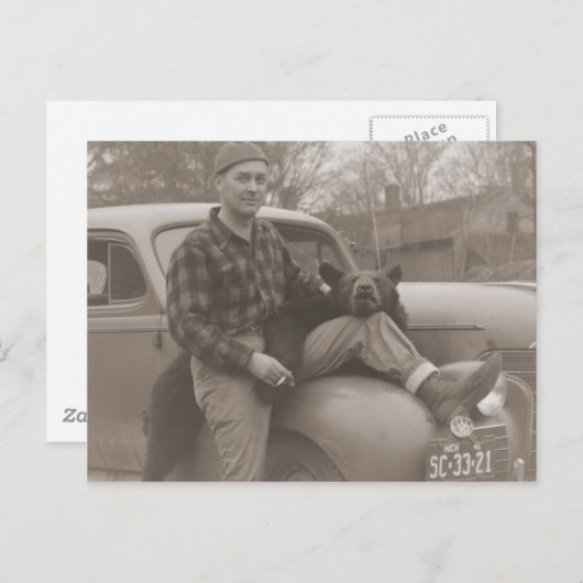 トロフィーを掲げるクマハンター ポストカード (正面/裏面)