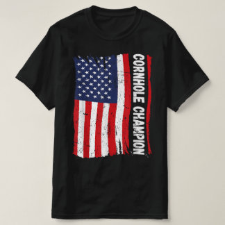 トロフィーチャンピオンおもしろい豆バッグコーンホールプレイヤーフラグ Tシャツ