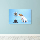 トロフィー付き犬 キャンバスプリント (インサイチュ (ウッドフロア))