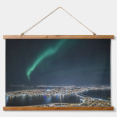 トロムソン州北部ライト 吊り下げ型タペストリー (正面)