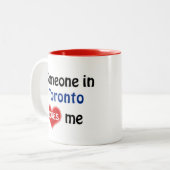 トロントにいる誰かが私を愛している ツートーンマグカップ (正面左)