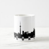 トロントの都市景観のカナダ都市記号の黒のsilhoue コーヒーマグカップ (中央)