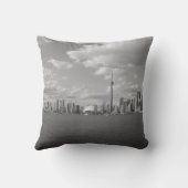 トロントカナダブラックアンドホワイトカスタムヴィンテージ クッション (裏面)