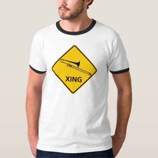 トロンボーンの交差のハイウェーの印 Tシャツ (正面)