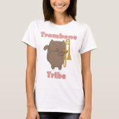 トロンボーン部 かわいい茶色の猫 面白いピンク Tシャツ (正面)