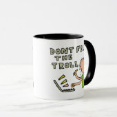 トロール食べ物を与えするな マグカップ (正面右)