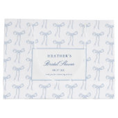 トワル ブルー ボウ タイング ザ ノット ブルー ブライダル シャワー ラージペーパーバッグ (裏面)