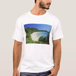 トンガ湾、アベル・タスマン国立公園、南島、ニュージ Tシャツ