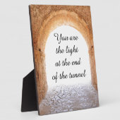 トンネルの先端の光 フォトプラーク (側面)