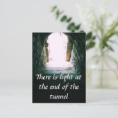 トンネル引用文の先に明かりがある ポストカード (スタンド正面)