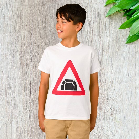 トンネル注意道路標識交通記号 Tシャツ