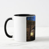 トンネルI -トンネルを越える魔法の世界 マグカップ (左)