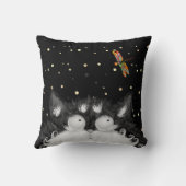 トンボに驚くタキシード猫装飾用クッション クッション (裏面)