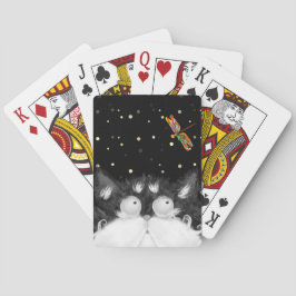 トンボに驚くタキシード猫 トランプ