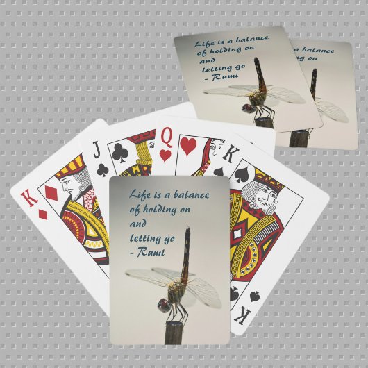 トンボの命は逃げ続けるバランス トランプ