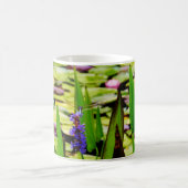 トンボ蓮と紫の花 コーヒーマグカップ (中央)