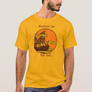 トーティーヤの平たい箱のヨットクラブのティー Tシャツ