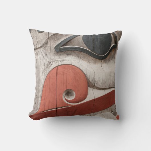 トーテムポールアットハイダ伝統センター博物館 クッション (正面)