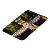 トーテムポールカナダのバンクーバーにある。 マグネット (左側)