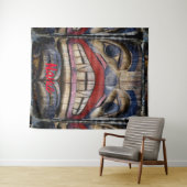 トーテムポール顔サンダー_コーブ タペストリー (インサイチュ(横))