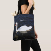 トートバッグの上にあるスワンをミュート トートバッグ (クローズアップ)