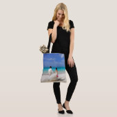 トートバッグ抱き枕新郎新婦ビーチ結婚式 トートバッグ (モデル)