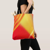 トート上の黄色とオレンジの円形パターン トートバッグ (クローズアップ)