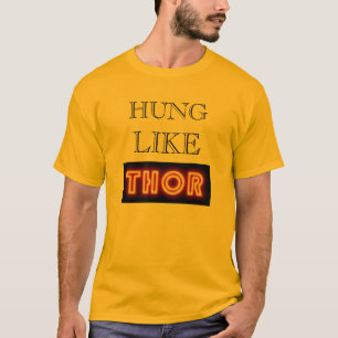 トールのようにつるされる Tシャツ