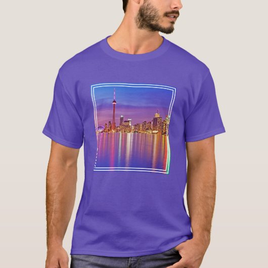 トーロントの夕暮れのスカイライン Tシャツ (正面)