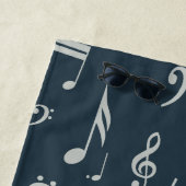 ト音記号の波の虹色 ビーチタオル (インサイチュ)