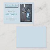 「ドアが一つ閉まると開く」 名刺 (正面/裏面)