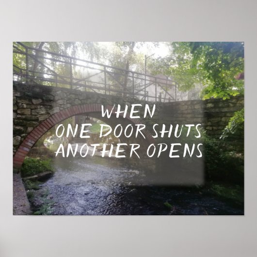 ドアが閉まるとポスターが開く引用文 ポスター (正面)