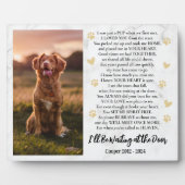 ドアで待っているPhoto Dog Memorial フォトプラーク (正面)