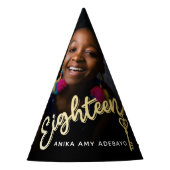 ドアに18パーソナライズされた歳の誕生日の写真鍵 パーティーハット (正面)