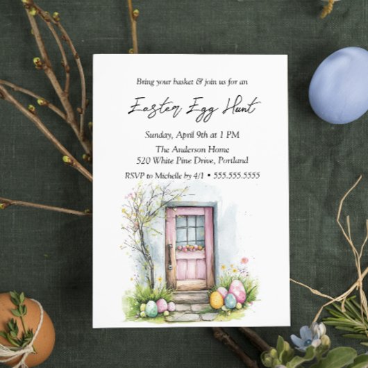 ドアの前の卵イースター卵狩り 招待状