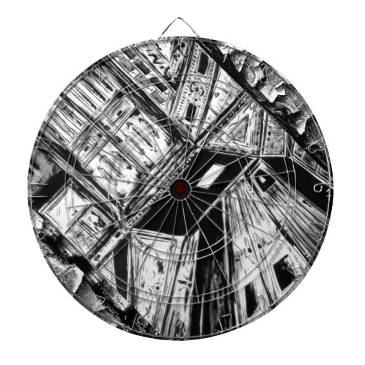 ドアを開く ダーツボード (正面)