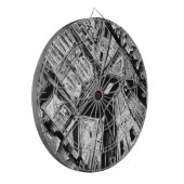 ドアを開く ダーツボード (正面左)