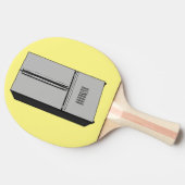 ドアフランスの冷蔵庫の漫画イラストレーション 卓球ラケット (横)