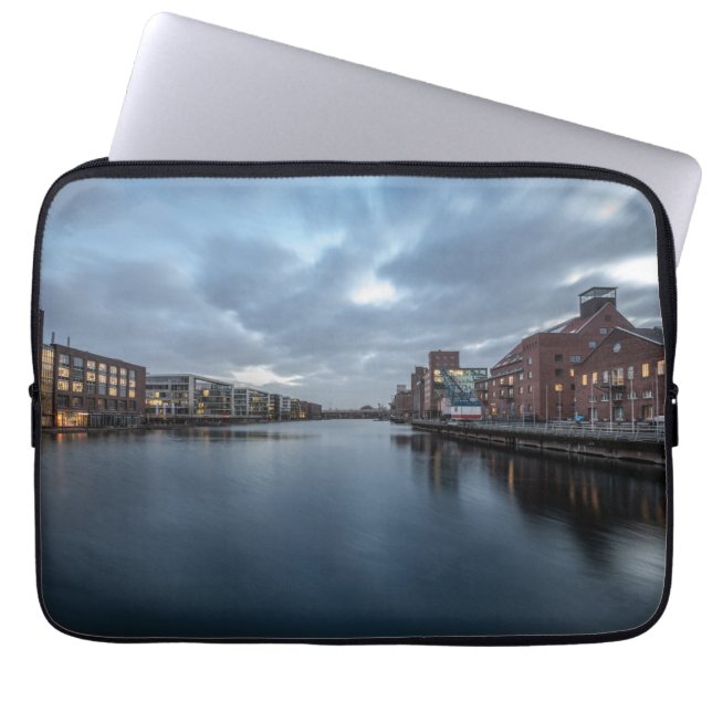 ドイスバーグドイツ ラップトップスリーブ (正面)