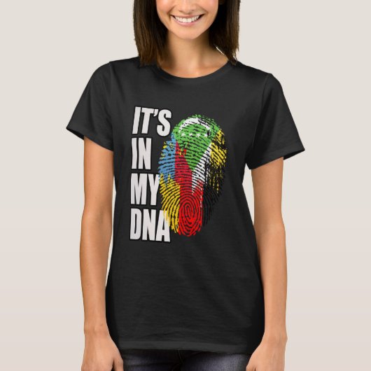 ドイツとコモロのDNA遺伝的背景フラグ Tシャツ (正面)