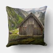 ドイツのアルプスにあるオバーゼー湖のボートハウス クッション (裏面)