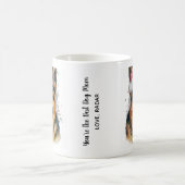 ドイツのシェパードがクリスマスサンタハットを着カスタムた コーヒーマグカップ (中央)