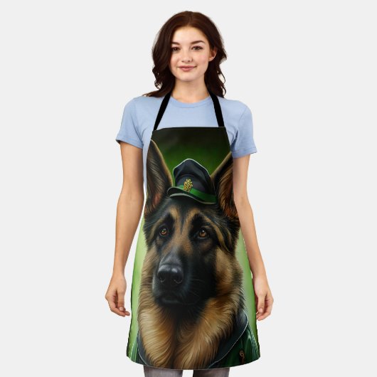 ドイツのシェパード犬の聖パトリックの日服 エプロン (着用した状態)