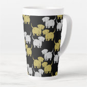 ドイツのダシュント犬のパターン カフェラテマグ (右アングル)