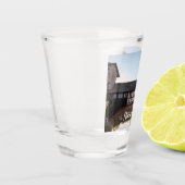 ドイツのニュールンベルクにある古い中世の橋 ショットグラス (左)