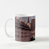 ドイツのニュールンベルクにある歴史的な建物 コーヒーマグカップ (左)