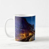 ドイツのベルリンにあるテレビ塔と博物館の島 コーヒーマグカップ (左)